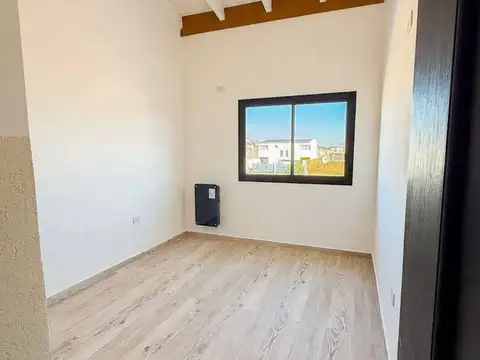 Casa 2 ambientes con 2 baños