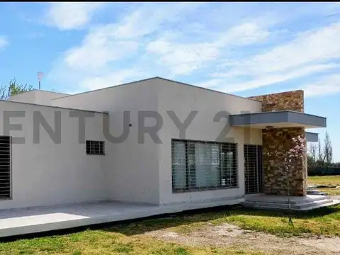 VENDO ESPECTACULAR CASA