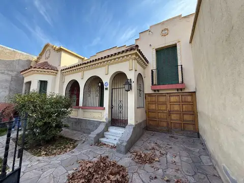 Venta casa 4 sección Ciudad Mendoza
