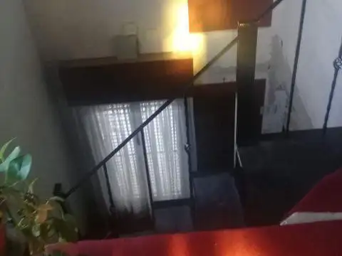 Depto Tipo Casa 4 ambientes con 2 baños