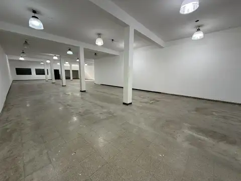 Local en Zona Sur sobre av San Martin