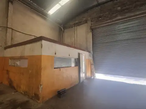 Galpon en Venta 30  mts Fondo