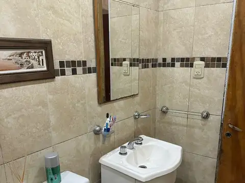 Casa 4 ambientes con 1 baño