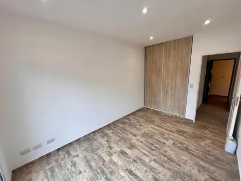 Depto en Venta - 3 amb con balcón - J L Suarez