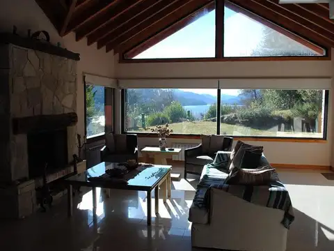 Excelente propiedad con vista al Lago Correntoso. Completamente equipada.