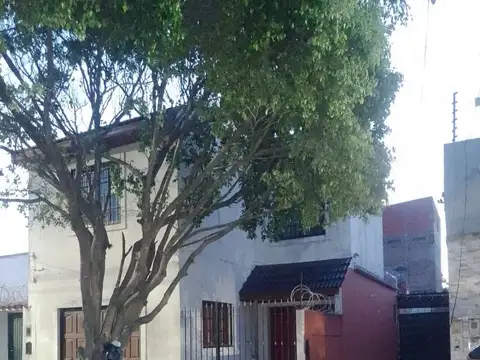 CASA EN VENTA CON 2 PH AL FONDO