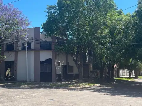 Complejo de Oficinas en Venta! Sobre Esquina