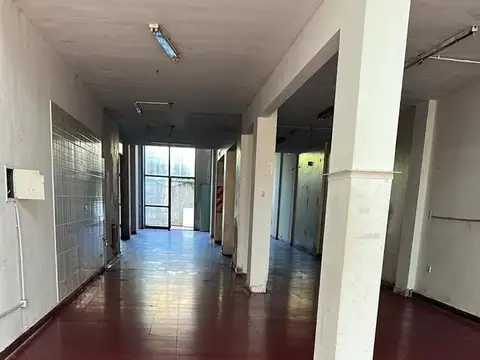 Local en Nuestra Señora de Lourdes