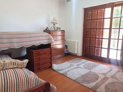 VENTA CASA 3/4 DORM TERRAZA Y PATIO - APTA BANCO -32 ENTRE 134 Y 134 BIS LA PLATA
