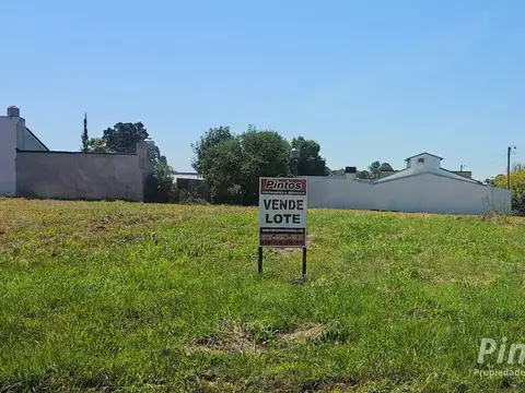 Lote sobre calle Alberdi, a solo 300 mts de Acceso Dr. Bastián. SAN JOSE.