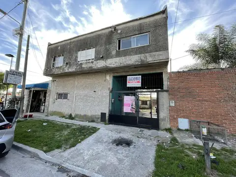 Calle 852 N° 235 entre Av. Gral. Mosconi y Calle 800