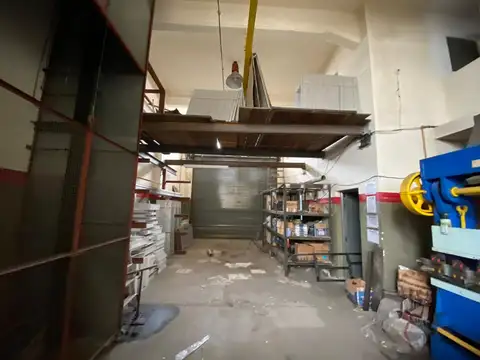 Galpon en Venta 10  mts Frente