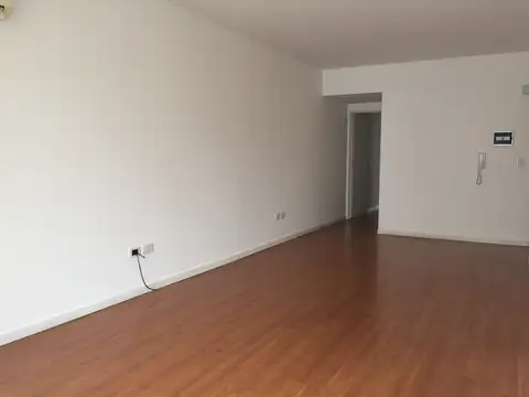 Cabello 3300, Piso 5