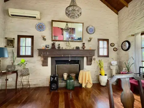 Casa en Venta con 2 cocheras