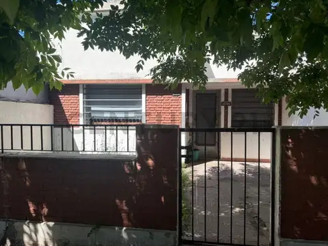 Casa y comercio a reciclar Villa Elvira