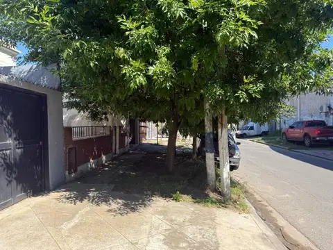 Casa y comercio a reciclar Villa Elvira