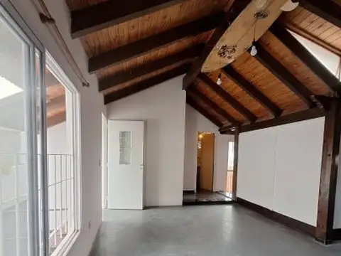 DEAN FUNES 2066 P.A.  2 Dormitorios. Luminosa