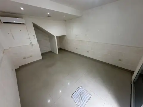 Local en Alquiler Via Púb.