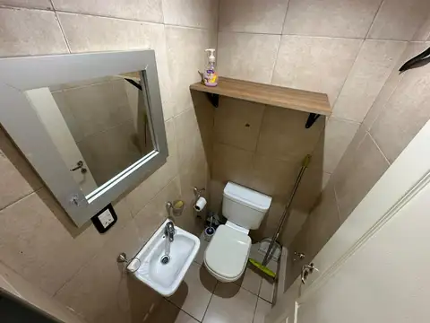 Alquiler de local en Wilde Centro, a metros de Las Flores