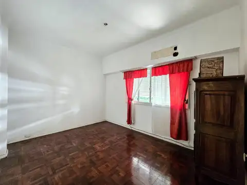 San Lorenzo 100, Piso 1