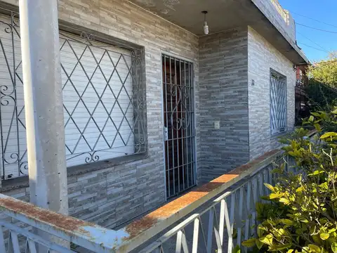 Casa 3 ambientes con 1 baño