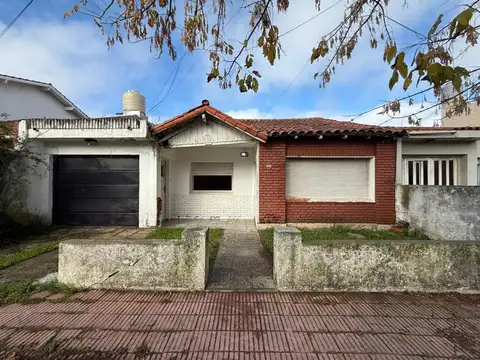 DOS CASAS DE 3 AMBIENTES