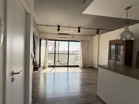 Departamento 2 amb en venta en La Boca. Con balcón