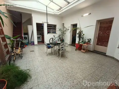 VENTA PH CON PATIO Y QUINCHO CON PARRILLA