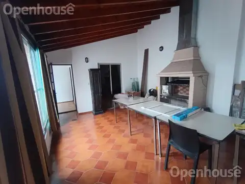 VENTA PH CON PATIO Y QUINCHO CON PARRILLA