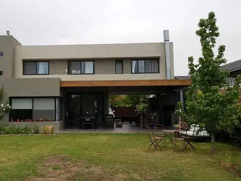 TEMPORARIO ENERO FISHERTON - PILETA