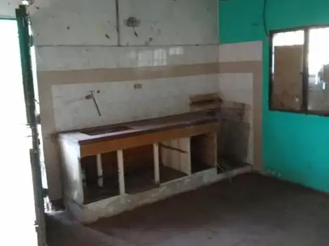 Casa 3 ambientes con 1 baño