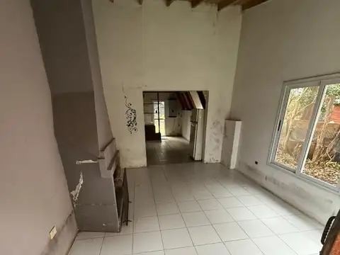 Casa 3 ambientes con 1 baño