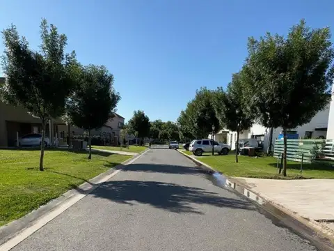 Barrio Santo Tomas, Pres. Derqui, Pilar