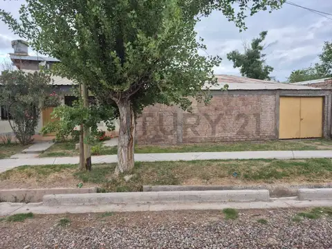 Manzana D casa 14- Barrio San Vicente-Corralitos , Piso 0