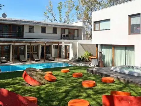 Casa en Venta ,6 ambientes - La Colina