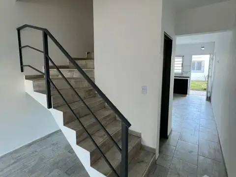 Depto Tipo Casa 4 ambientes con 2 baños