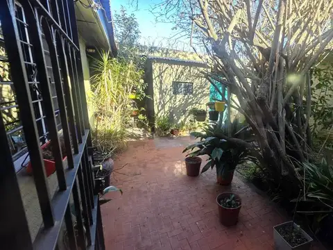 Calle 88 100, Piso 0