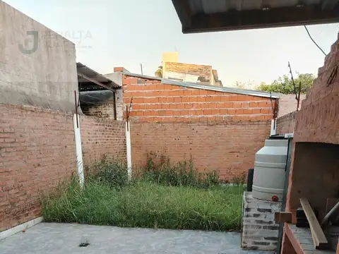 Casa 4 ambientes con 1 baño