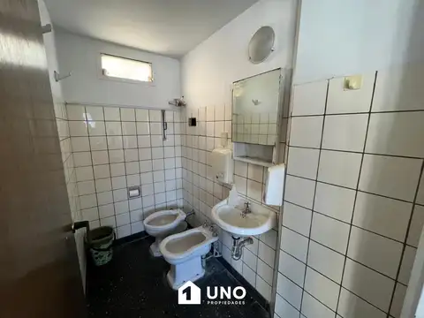 Oficina en Alquiler al Este