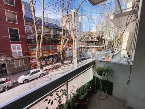 Sarmiento 2300, Piso 1