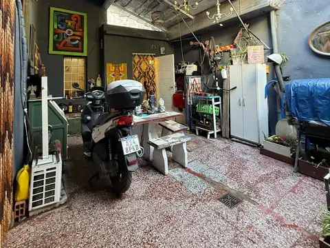 Depto Tipo Casa en Venta 80 años