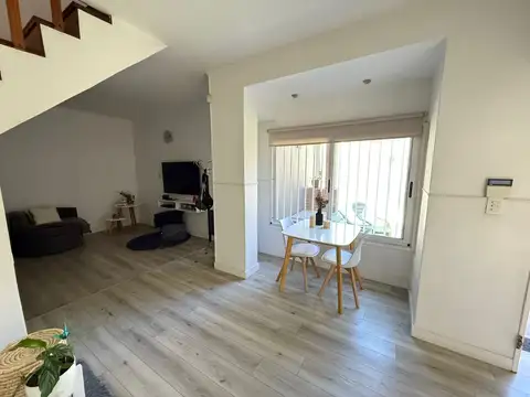 Joaquín V. González 3900, Piso pb