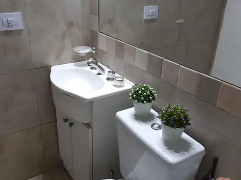Casa 2 ambientes con 1 baño