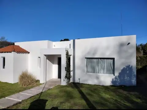 Venta de casa de 4 amb en sierra de los padres