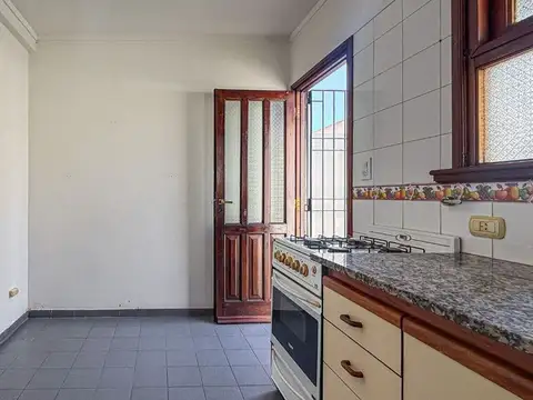 Depto Tipo Casa en Alquiler con 1 cocheras
