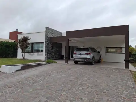 CASA EN VENTA BARRIO PRIVADO SANTA JUANA CANNING