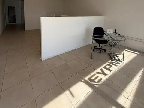 Oficina en Venta en Pilar, USD 65.000