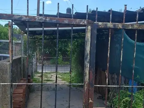 Casa 2 ambientes con 1 baño