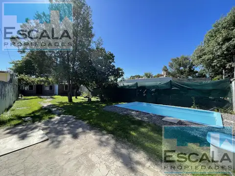 CASA DE DOS DORM CON JARDIN  Y PILETA EN VENTA GRANADERO BAIGORRIA