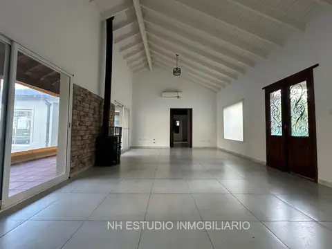 Casa en Venta con 6 cocheras
